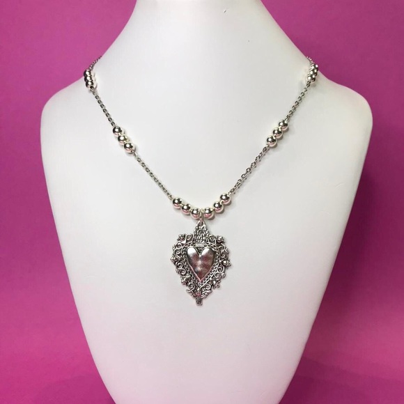 NWT Sacred Saint Heart Necklace Silver necklace handmade - Picture 4 of 8